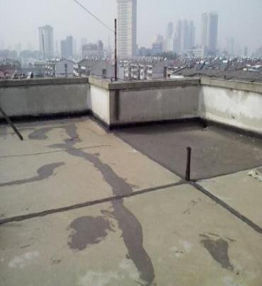 舞阳漏水维修 楼顶漏水是什么原因，楼顶漏水维修方法是什么?